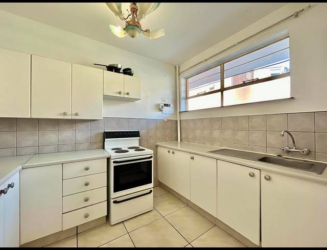 2 BEDROOM APARTMENT FOR SALE IN FLORIDA LAKE